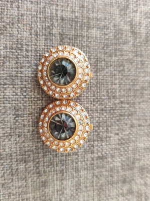 Clip-on earrings like new