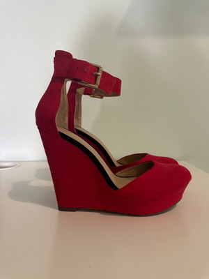 Zara red suede wedge heels like new, size 38