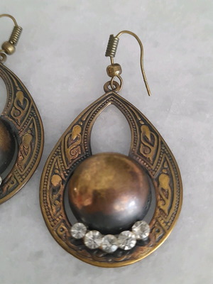 Earrings used in good condition