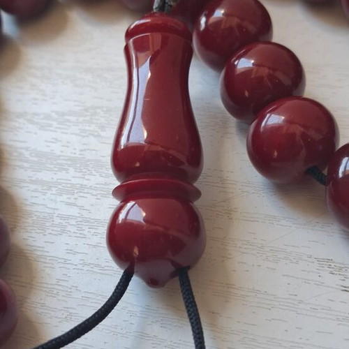 Bakelite burgundy mastic komboloi, 80g