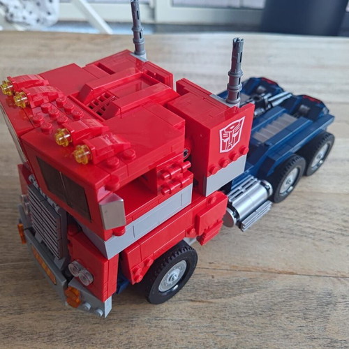 Lego Icons Optimus Prime (10302) like new
