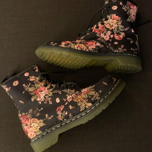Dr. Martens 11821 Floral Victorian Canvas Lace Up Ankle Boots Womens