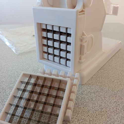 Leifheit vegetable cutter like new with non-slip base