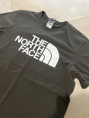 The North Face green t-shirt like new, size M