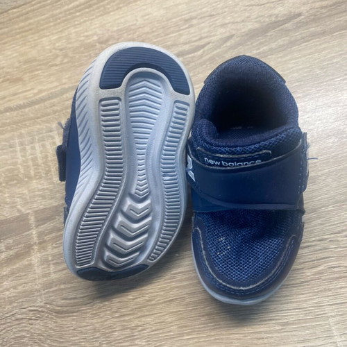 New Balance kids sports shoes size 20 like new