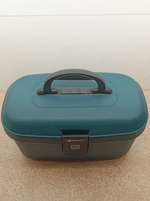 Delsey Vintage Hard Travel Beauty Case like new, petrol color