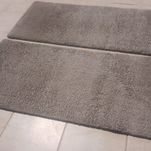 Bedroom rugs grey like new, set of 2 pieces