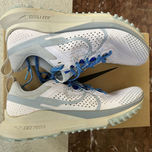 Nike React Pegasus Trail 4 sneakers like new, size 42, white and blue