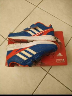 Adidas kids shoes size 31 like new