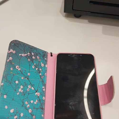 Xiaomi Pocophone F1 like new with charger and case gift
