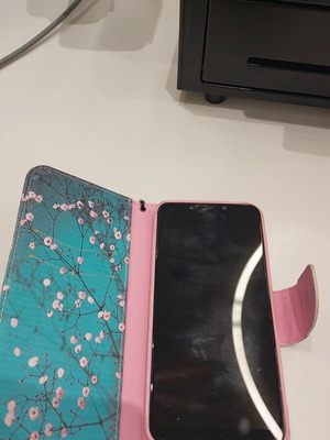 Xiaomi Pocophone F1 like new with charger and case gift