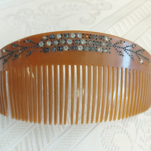 Vintage women's hair combs set of 4, like new, 1960s