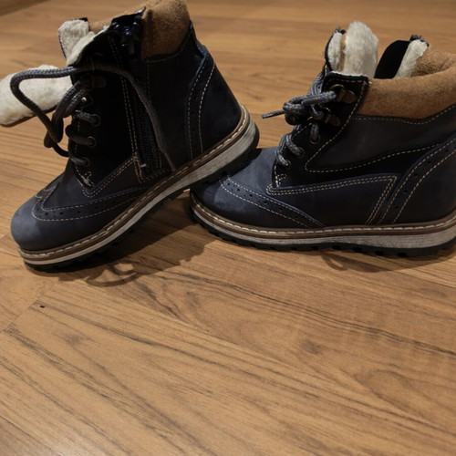 Children's winter boots size 27 like new, blue with fur lining