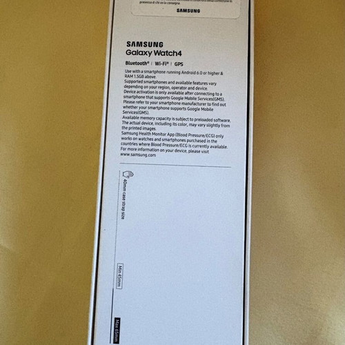 Samsung Galaxy Watch 4 Pink Gold 40mm like new with charger and box