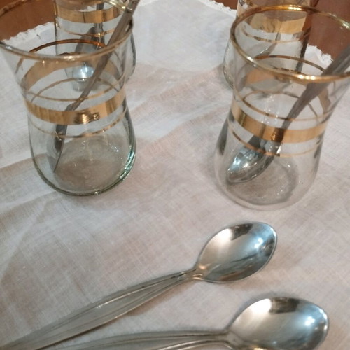Authentic Tulip Tea Set with 4 Glasses, 6 Güllü Spoons and Handmade Doily