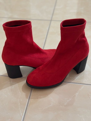 Ankle boots new, size 39, red