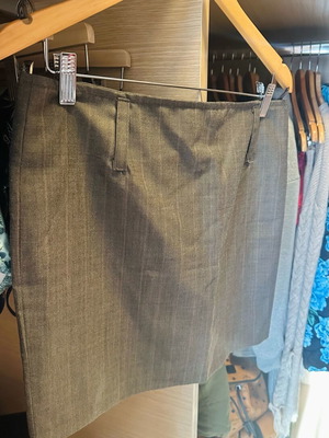 Decoro checked skirt gray like new, size S/M