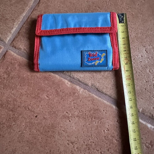 Children's fabric wallet with Velcro like new