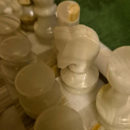 Chess set used, onyx green and white, 24x24 cm