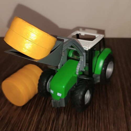 Playmobil tractor with movable bucket like new