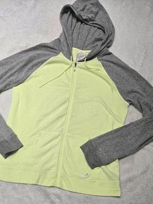 Under Armour sweatshirt like new, size M-L