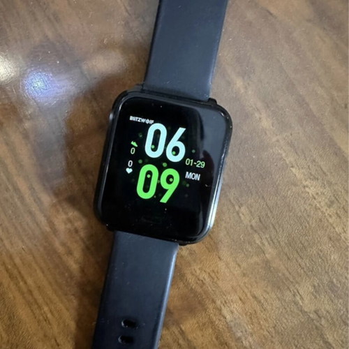 BlitzWolf smartwatch like new with charger