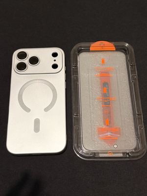 Θήκη iPhone 17 Pro Max με προστατευτικό τζαμάκι καινούργια