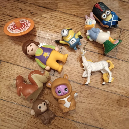 Toys used, pack of 6 pieces