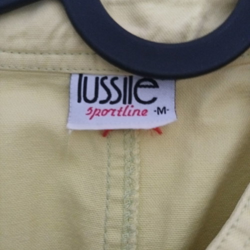Short jacket used with slightly defective zipper, size M