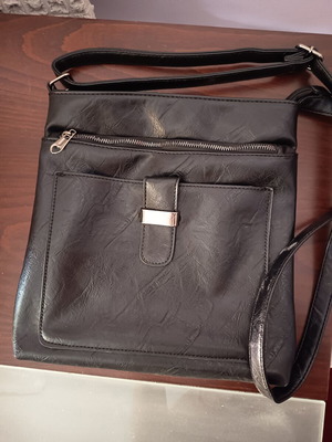 Black crossbody bag like new