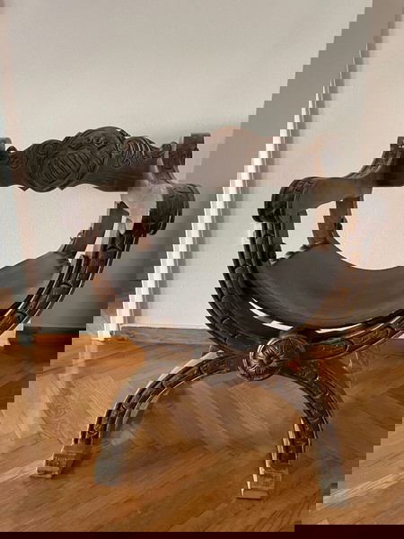ΠΟΛΥΘΡΟΝΑ VINTAGE ΔΕΡΜΑΤΙΝΗ ΣΚΑΛΙΣΤΗ ΜΑΣΙΦ ΞΥΛΟΥ ME ΔΩΡΕΑΝ ΜΕΤΑΦΟΡΑ ΣΤΗΝ ΘΕΣΣΑΛΟΝΙΚΗ