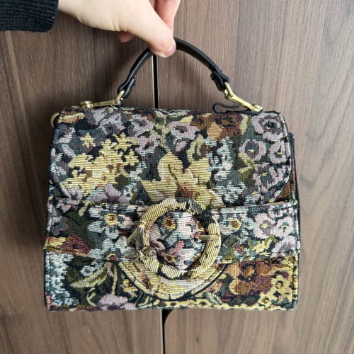 Embroidered crossbody bag like new, green and yellow
