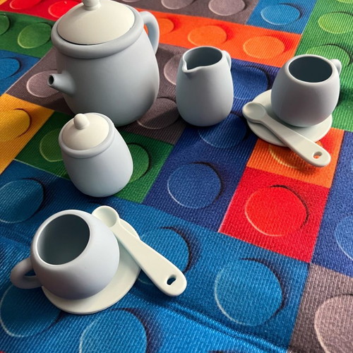 Blue silicone tea and coffee set without BPA with containers and spoons