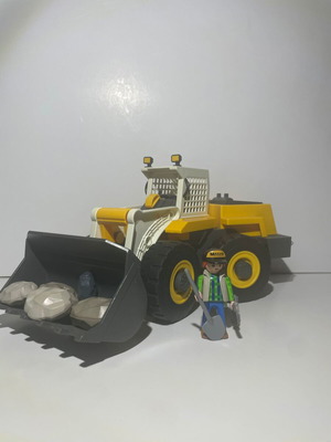 Playmobil 4038 Heavy Duty Front Loader like new