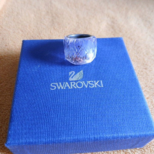 Swarovski ring pink like new, elegant and collectible