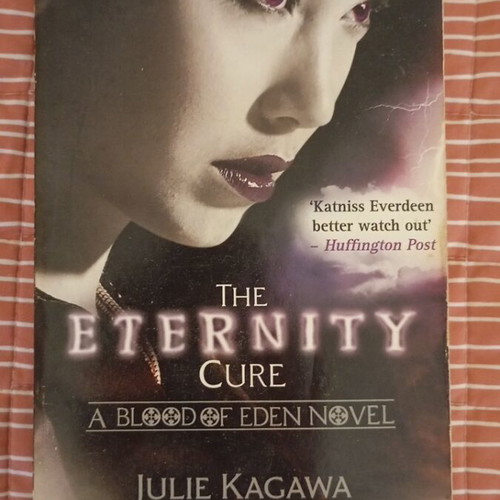 Julie Kagawa Blood of Eden 3 Book Series like new, English