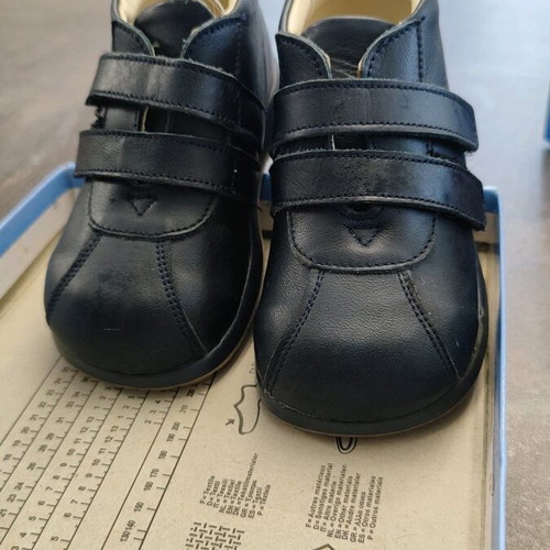 Tricoteen children's shoes like new, size 21, blue black