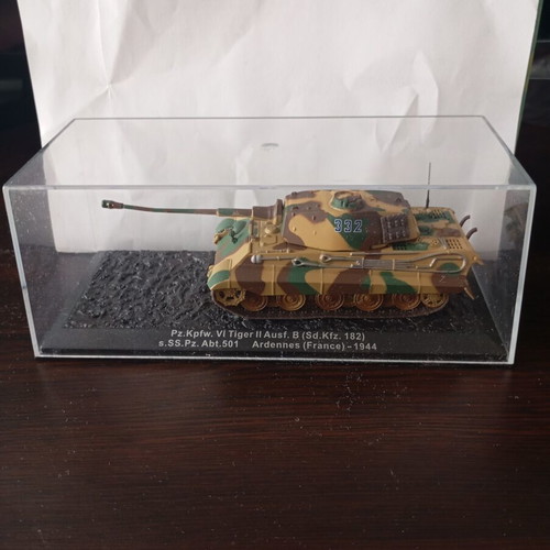 Tiger II Tank Model 1:72 scale DeAgostini like new