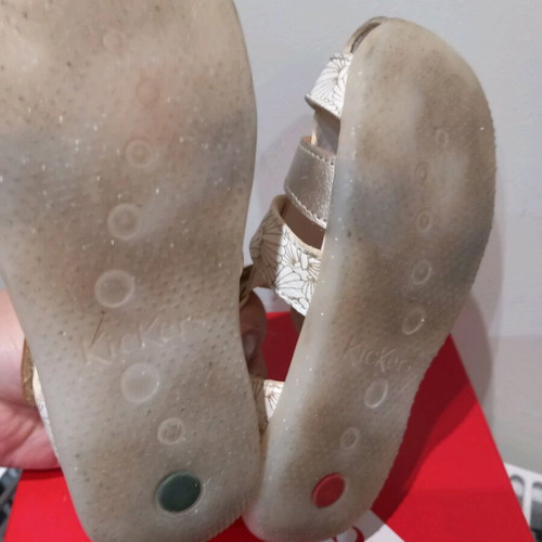 Kickers sandals used, size 27, white with gold details