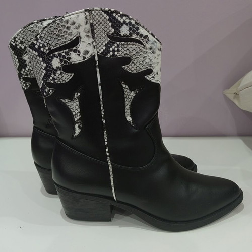 Cowboy boots size 41 new, black and white