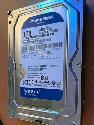 Western Digital Blue 1TB 7200rpm 3.5" hard drive like new