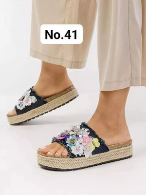 Women's platform sandals like new, blue with decorative flowers