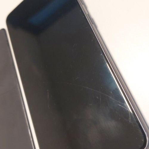 Samsung Galaxy S21 FE 5G with broken screen for parts