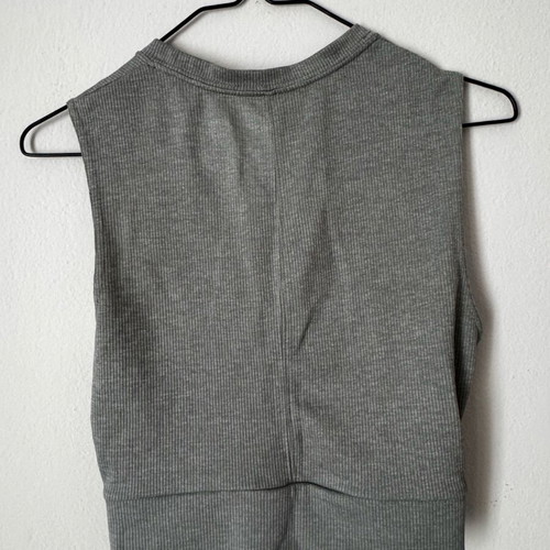 Nike crop top gray with Dri-FIT technology like new