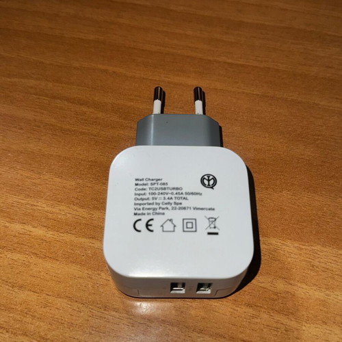 Double USB charger like new