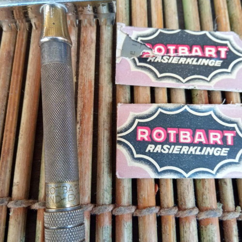 Rotbart Mond-Extra vintage open comb razor from 1930s