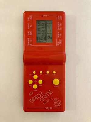 Електронна игра Brick Game 9999in1 употребявана, класическа ретро