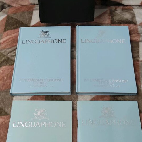Linguaphone Intermediate English Course like new, 4 books and 4 cassettes