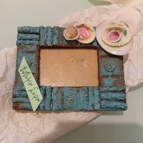 Handmade photo frame new with seashell decoration