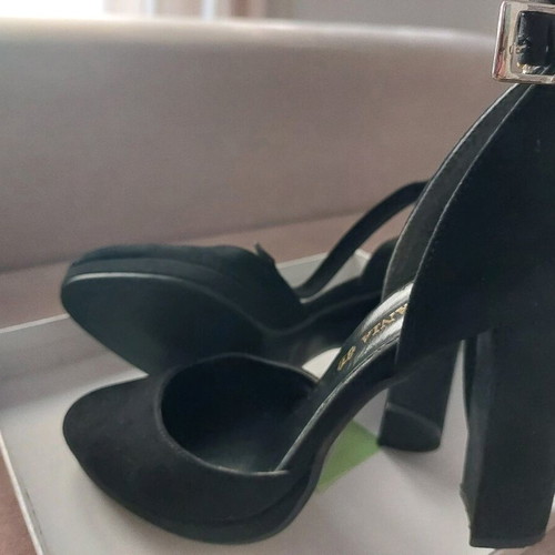 Stefania black pumps like new, size 37